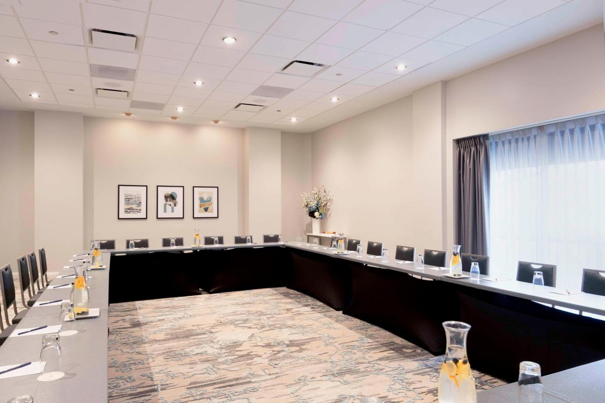 Doubletree By Hilton Hotel And Conference Center Chicago North Shore Skokie Εξωτερικό φωτογραφία