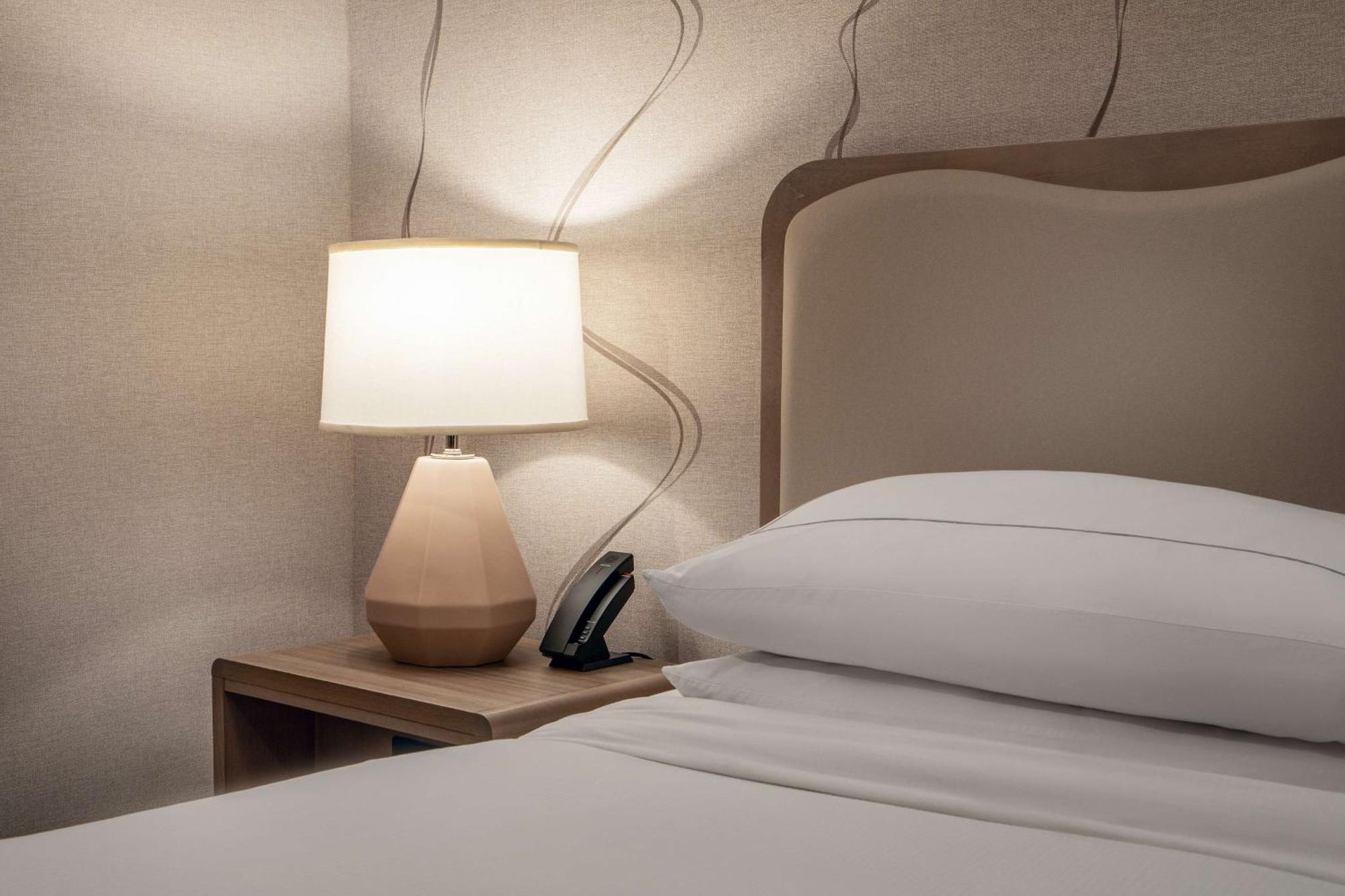 Doubletree By Hilton Hotel And Conference Center Chicago North Shore Skokie Εξωτερικό φωτογραφία