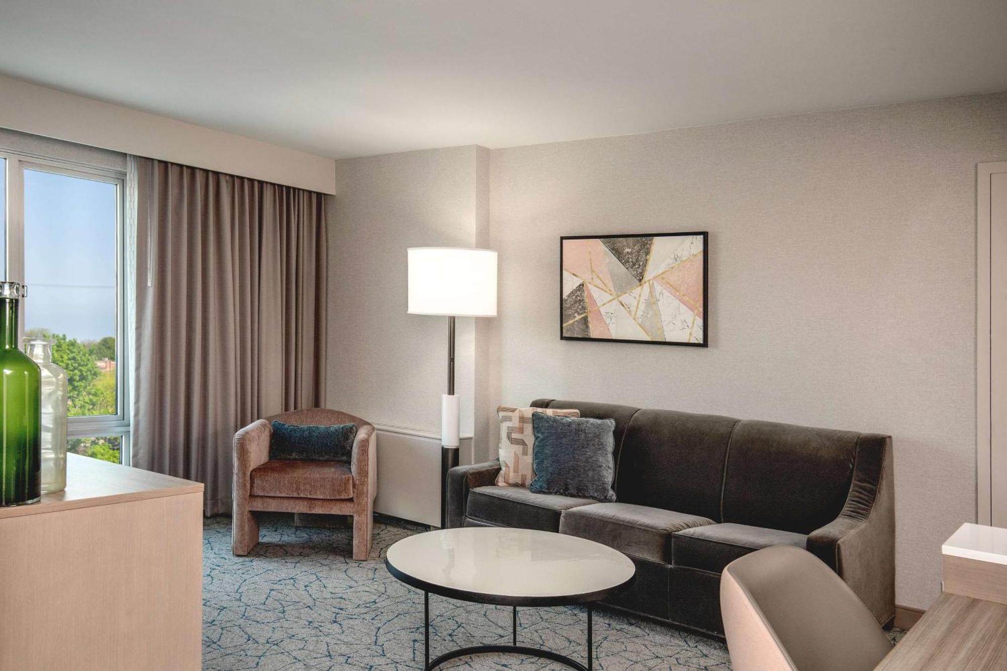 Doubletree By Hilton Hotel And Conference Center Chicago North Shore Skokie Εξωτερικό φωτογραφία