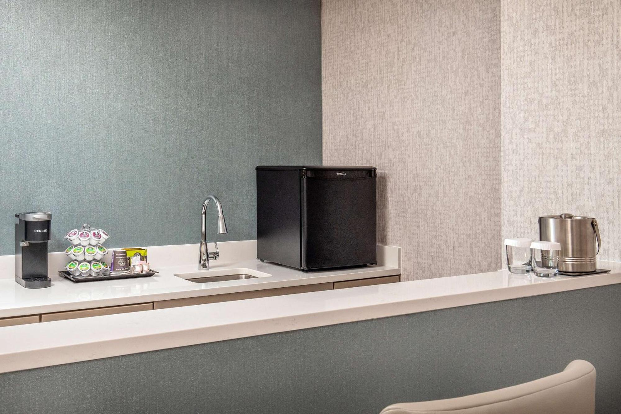 Doubletree By Hilton Hotel And Conference Center Chicago North Shore Skokie Εξωτερικό φωτογραφία