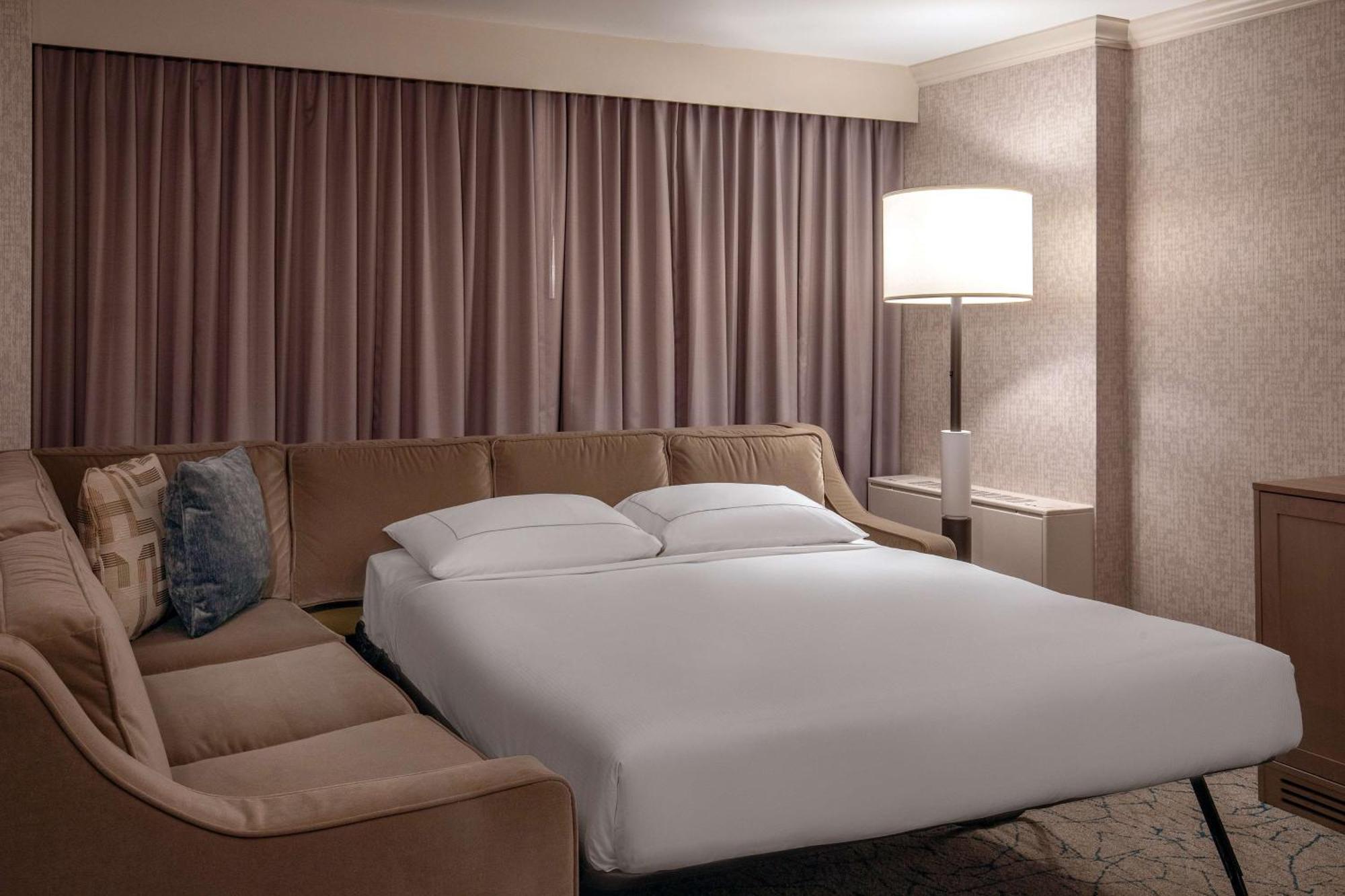 Doubletree By Hilton Hotel And Conference Center Chicago North Shore Skokie Εξωτερικό φωτογραφία