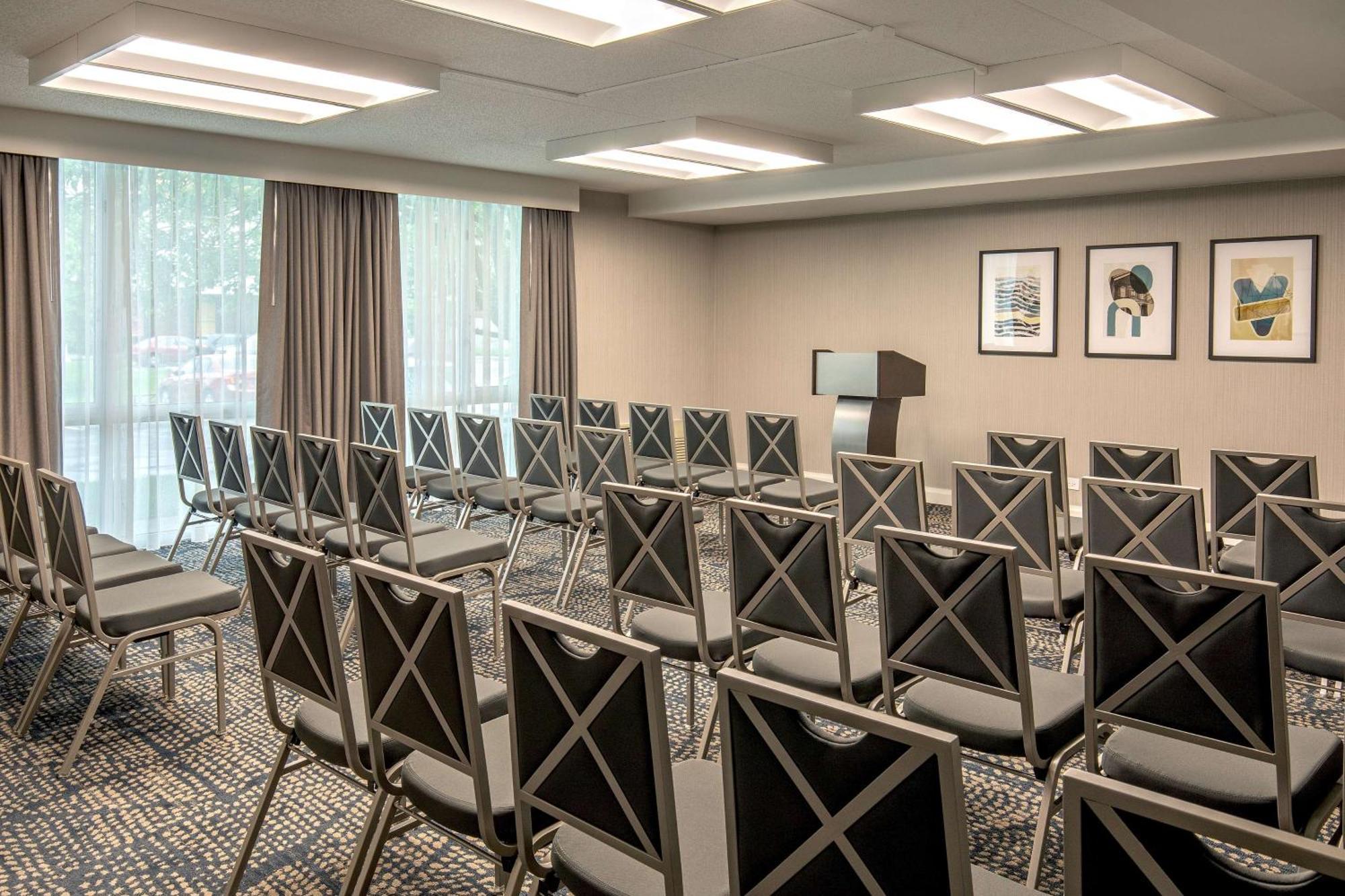 Doubletree By Hilton Hotel And Conference Center Chicago North Shore Skokie Εξωτερικό φωτογραφία