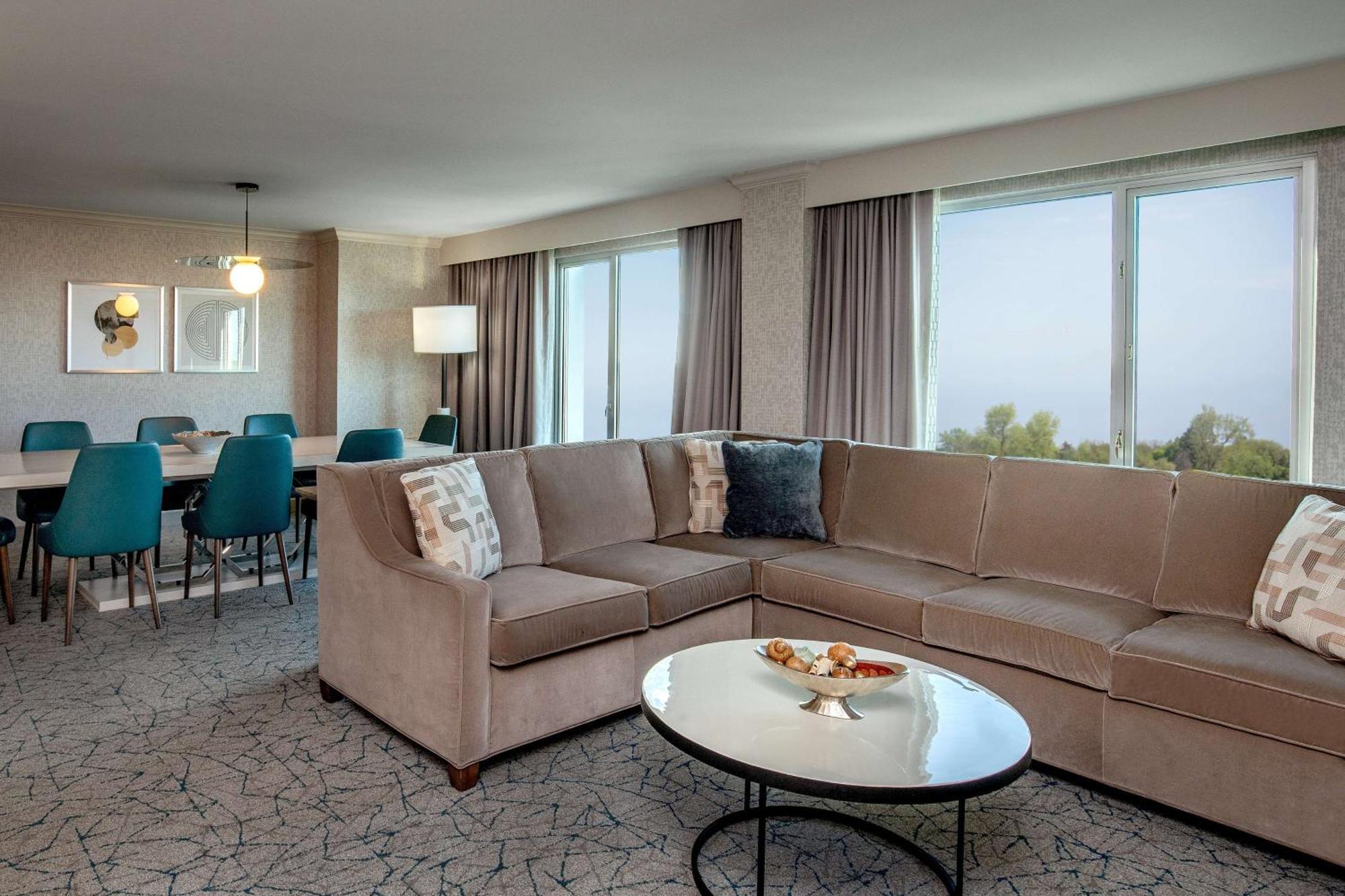 Doubletree By Hilton Hotel And Conference Center Chicago North Shore Skokie Εξωτερικό φωτογραφία